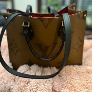 Excellent Condition Louis Vuitton Reversible Monogram Bag